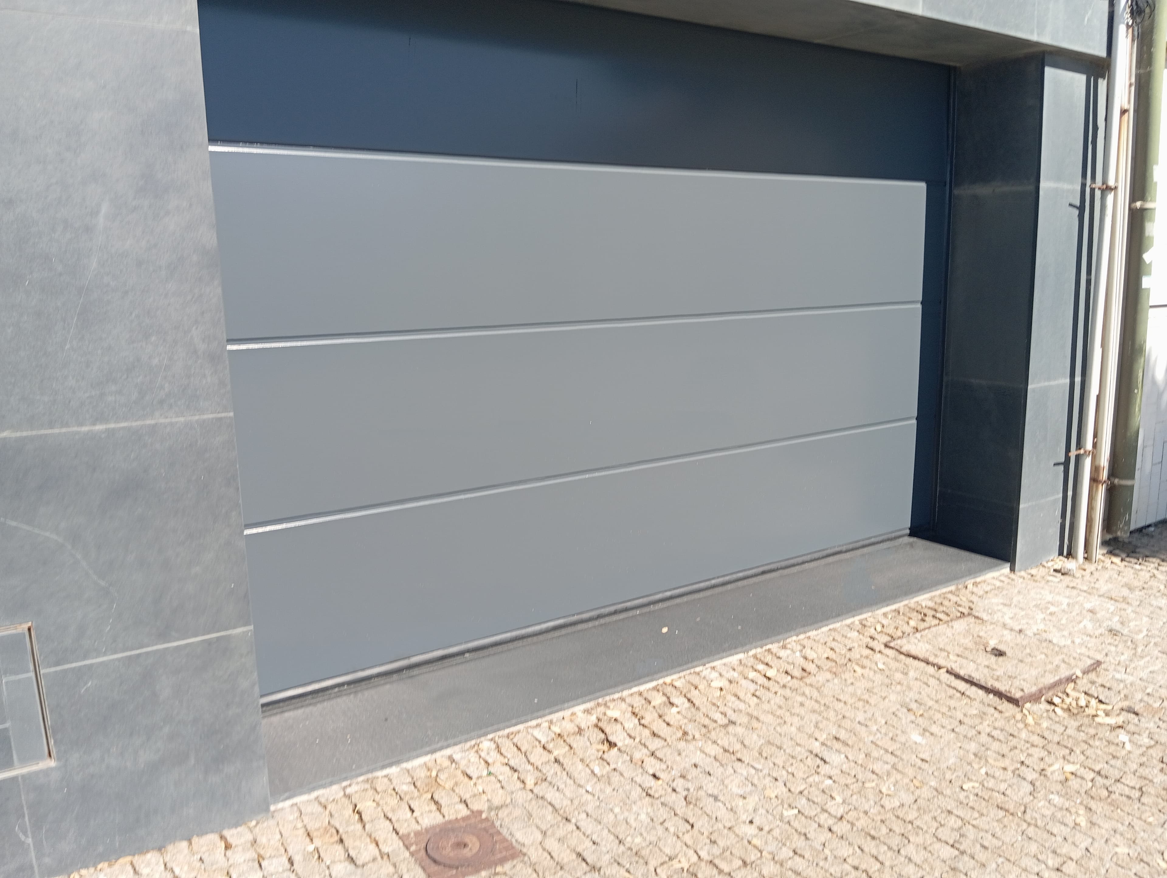 Porta seccionada Hörmann em assistência técnica