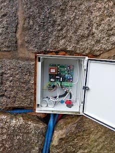 Central eletrónica aberta para diagnóstico técnico