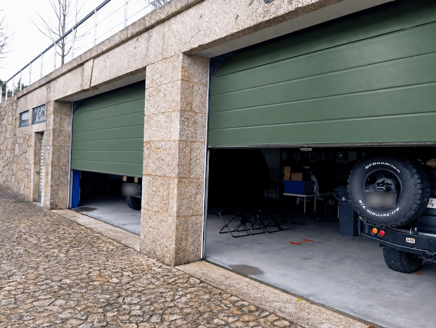Portas seccionadas assistidas pela Assisteknica